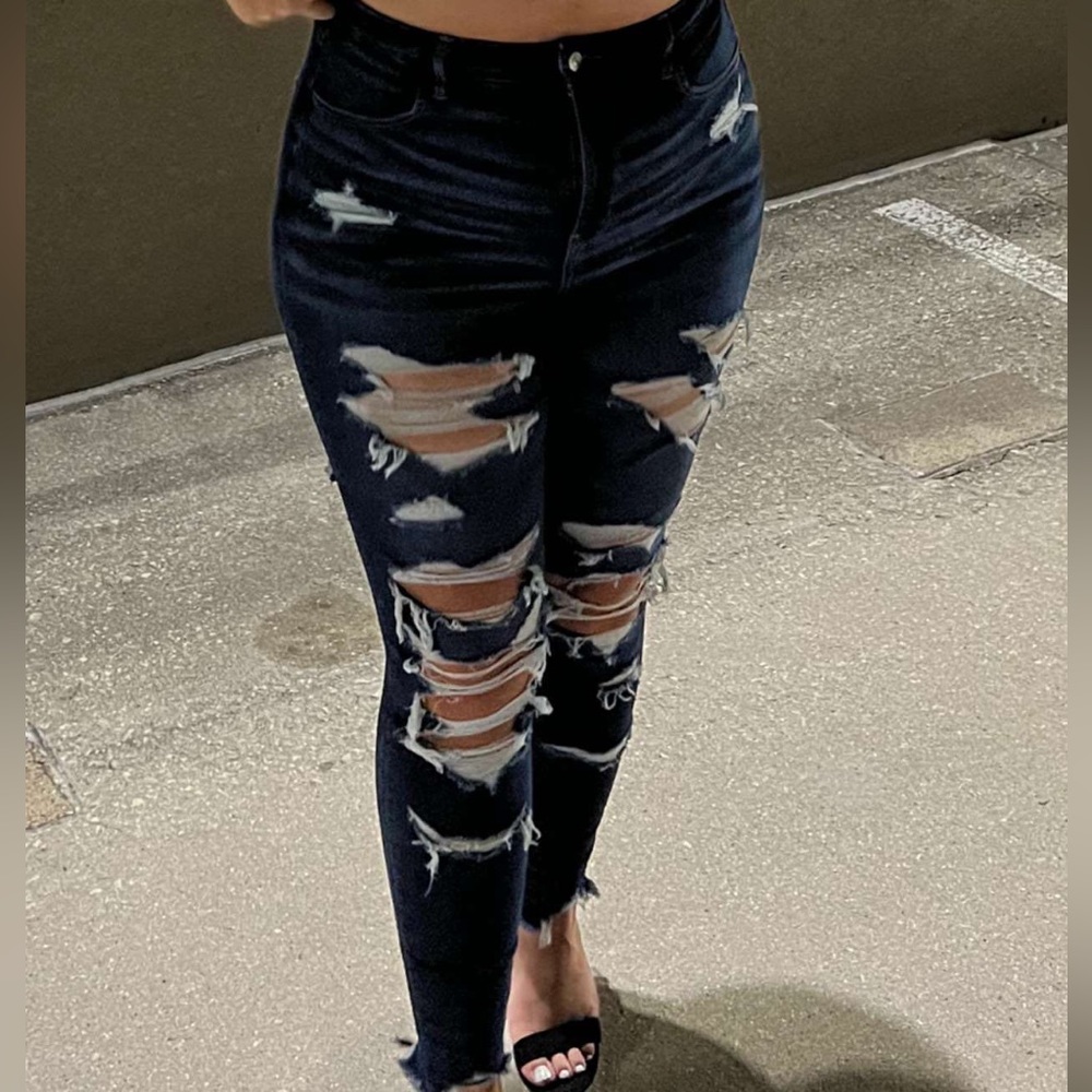 Distressed American eagle jeans